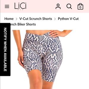 LiCi Fit Python V-Cut Scrunch Biker Shorts S-M